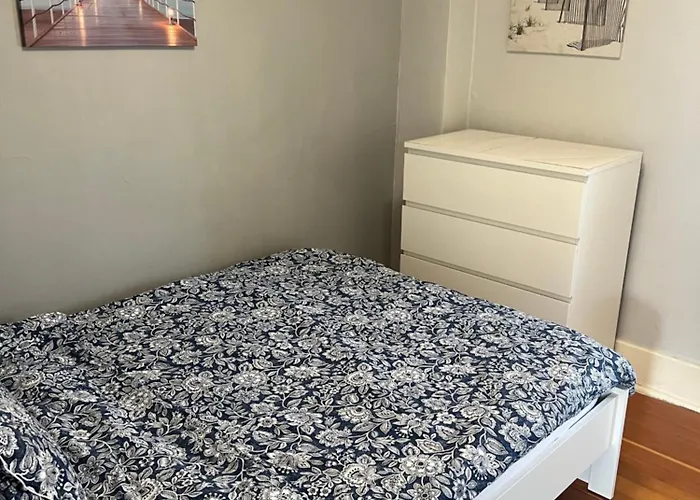 Homestay In Cozy River Heights Home